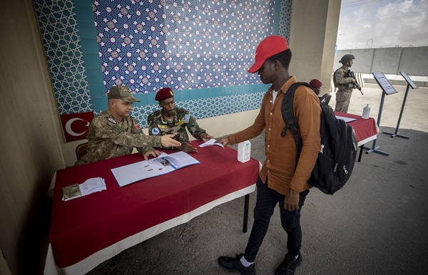 Foto - Türk askerleri eğitiyor! Düşmana korku salıyorlar