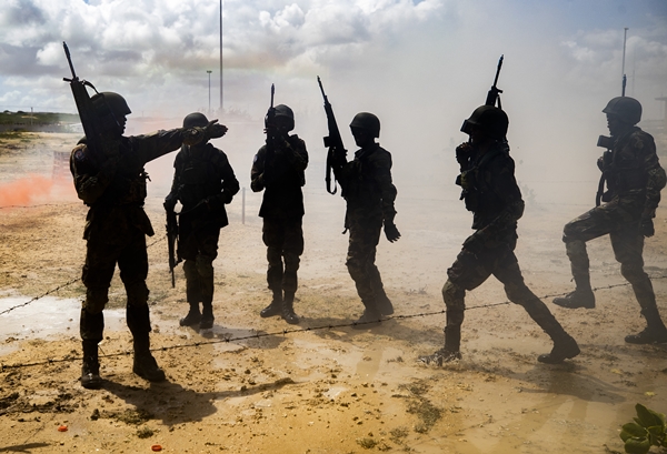 Foto - Türk askerleri eğitiyor! Düşmana korku salıyorlar