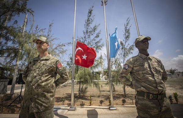 Foto - Türk askerleri eğitiyor! Düşmana korku salıyorlar