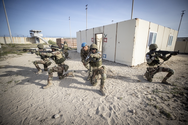 Foto - Türk askerleri eğitiyor! Düşmana korku salıyorlar