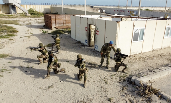 Foto - Türk askerleri eğitiyor! Düşmana korku salıyorlar
