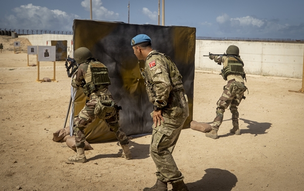 Foto - Türk askerleri eğitiyor! Düşmana korku salıyorlar