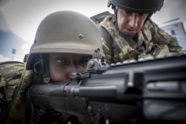 Foto - Türk askerleri eğitiyor! Düşmana korku salıyorlar