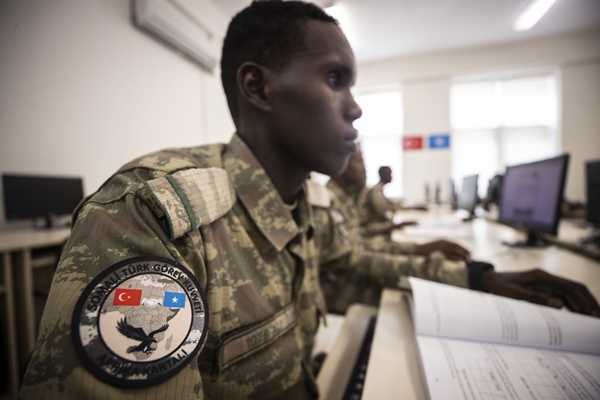 Foto - Türk askerleri eğitiyor! Düşmana korku salıyorlar