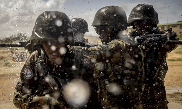 Foto - Türk askerleri eğitiyor! Düşmana korku salıyorlar