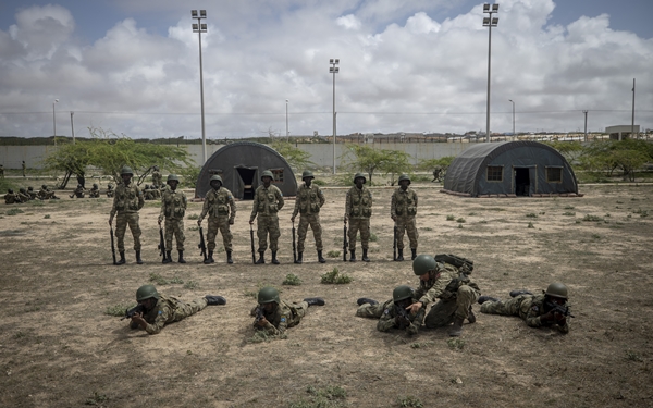 Foto - Türk askerleri eğitiyor! Düşmana korku salıyorlar
