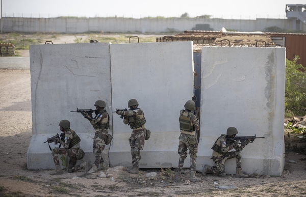 Foto - Türk askerleri eğitiyor! Düşmana korku salıyorlar