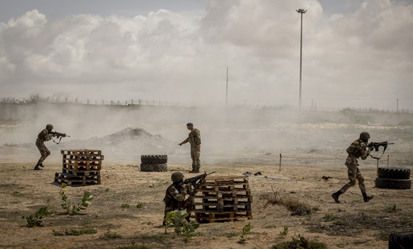 Foto - Türk askerleri eğitiyor! Düşmana korku salıyorlar