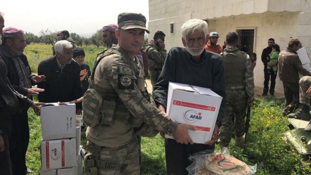 Foto - Türk askerleri gittikleri yerlerde sivilleri böyle hedef alıyor!