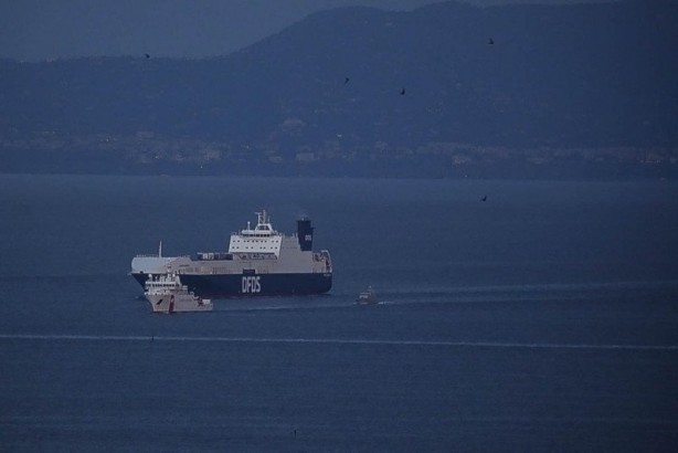 Foto - Türk bayraklı gemide kaçak saldırısı! Uluslararası sularda büyük operasyon!