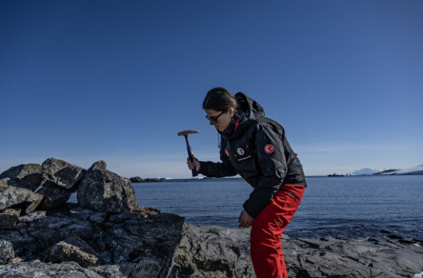 Foto - Türk bilim insanları Antarktika'da: Horseshoe Adası'na çıkıp jeolojik geçmişin izlerini sürdüler