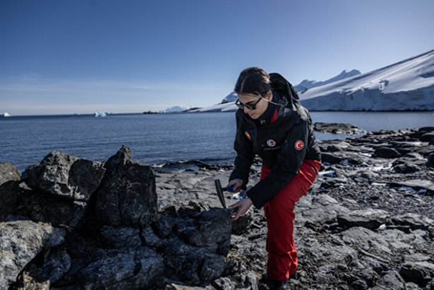 Foto - Türk bilim insanları Antarktika'da: Horseshoe Adası'na çıkıp jeolojik geçmişin izlerini sürdüler
