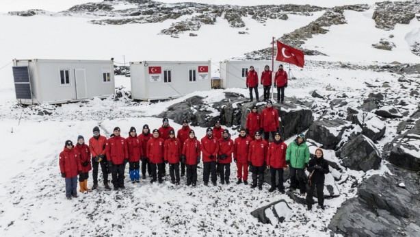 Foto - Türk bilim insanları dünyanın donma noktasında! Bakın orada ne yaptılar