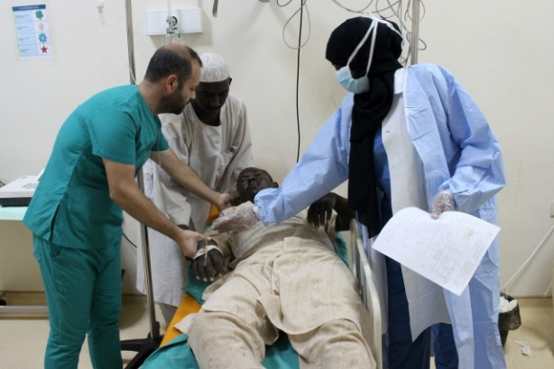 Foto - Türk doktorlar Sudan'da şifa dağıtıyor