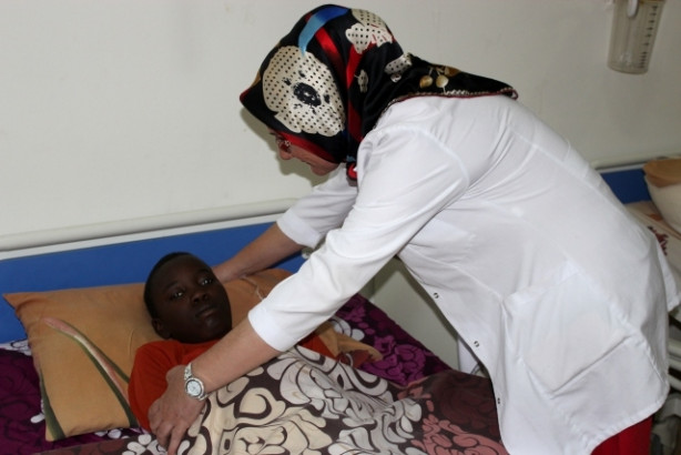 Foto - Türk doktorlar Sudan'da şifa dağıtıyor