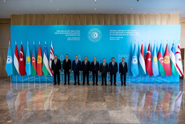 Foto - "Türk dünyası alfabe birliğini bir an önce tesis etmeli"