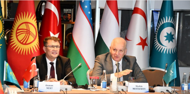 Foto - Türk Dünyası, Türk’e ait olmayan alfabeyi kabul ederek tarihe geçti