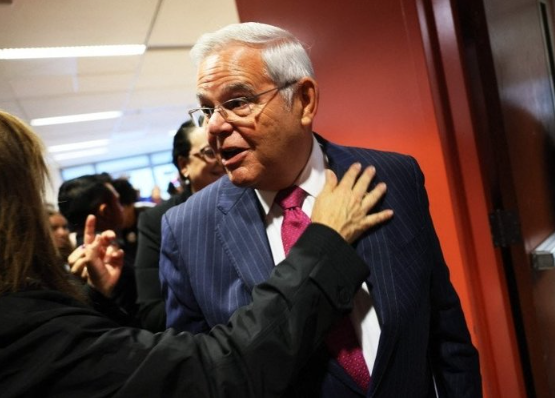 Foto - Türk düşmanı Menendez iyice köşeye sıkıştı! Yunanistan'ın aklında ise tek bir soru var