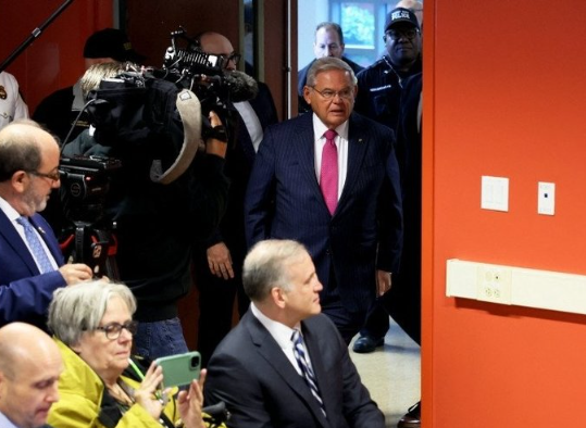 Foto - Türk düşmanı Menendez iyice köşeye sıkıştı! Yunanistan'ın aklında ise tek bir soru var