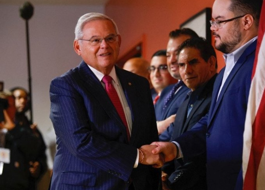 Foto - Türk düşmanı Menendez iyice köşeye sıkıştı! Yunanistan'ın aklında ise tek bir soru var