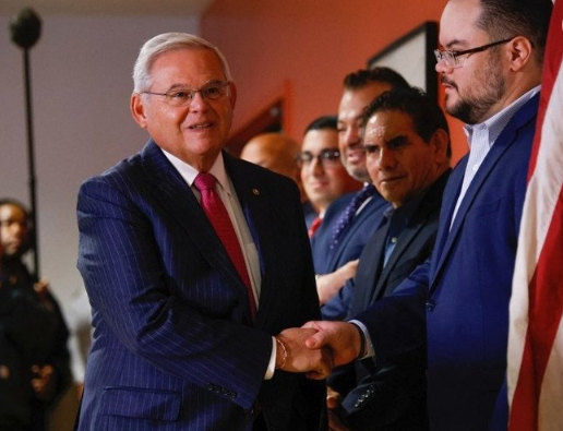 Foto - Türk düşmanı Menendez iyice köşeye sıkıştı! Yunanistan'ın aklında ise tek bir soru var