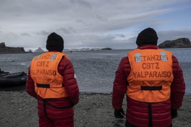 Türk ekibi Antarktika'ya ayak bastı