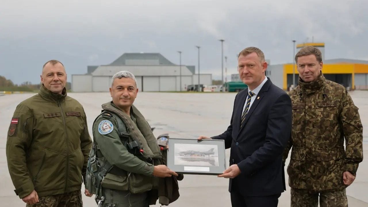 Foto - Türk F-16 pilotları ülkeyi salladı: Yetkililer ani karar alıp askeri üsse gitti