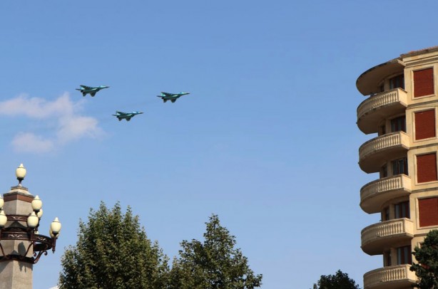 Türk F-16'ları komşuda havalandı