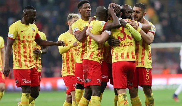 Foto - Türk futbolu şokta! Süper Lig'in efsane kulübü iflas etti