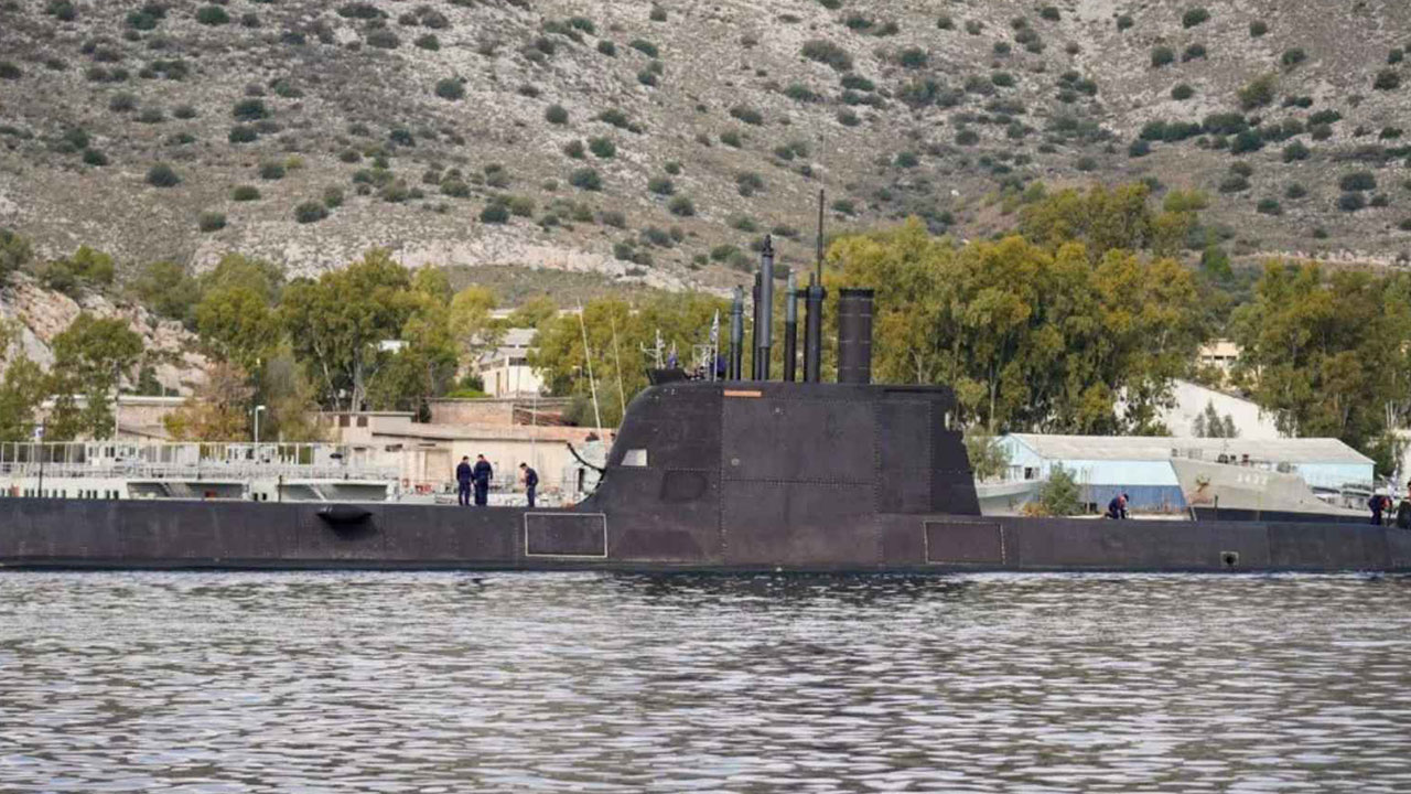 Foto - Türk füzesi ülkeyi alarma geçirdi! Denizaltıları suya indirecekler