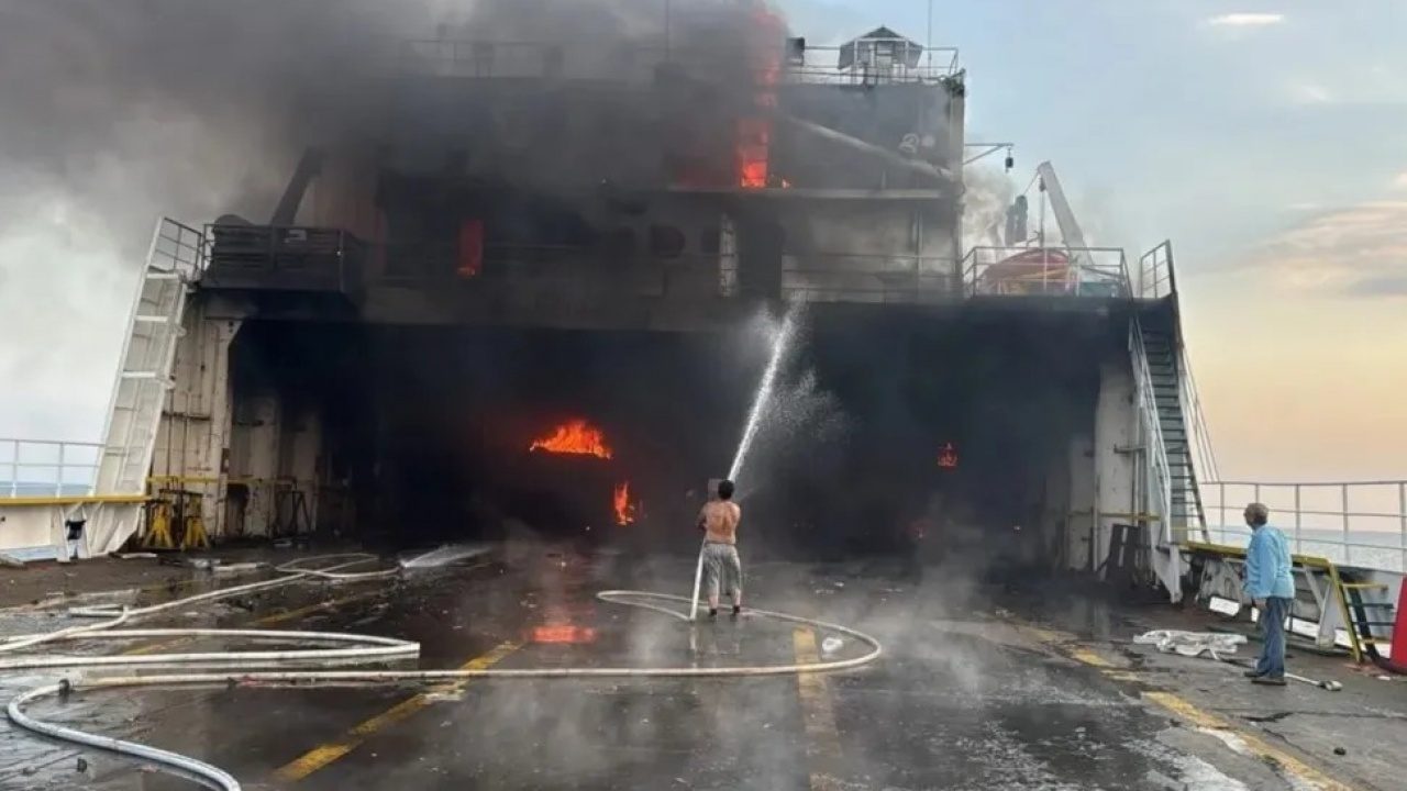 Foto - Türk gemisine saldırı: Maalesef ölüler var