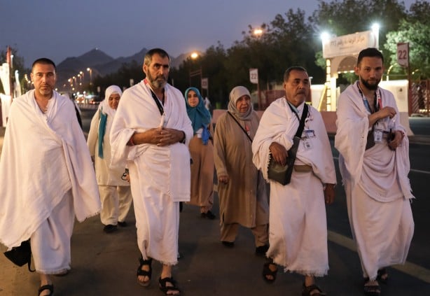 Foto - Türk hacı adaylarının Arafat'a intikali başladı