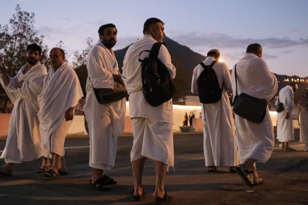 Foto - Türk hacı adaylarının Arafat'a intikali başladı