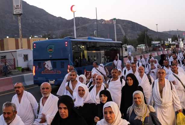 Foto - Türk hacı adaylarının Arafat'a intikali başladı