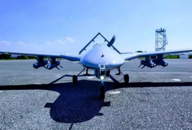 Foto - Türk İHA'ları mercek altında! İngiliz basını hepsini araştırdı! Bayraktar TB2 fark yarattı İşte aralarındaki fark