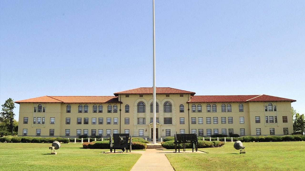 Foto - Türk İHA'ları o ülkenin savunma bakanını panikletti! Üniversiteye koştu