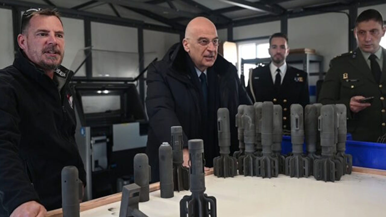 Foto - Türk İHA'ları o ülkenin savunma bakanını panikletti! Üniversiteye koştu