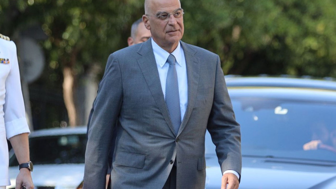 Foto - Türk İHA'ları o ülkenin savunma bakanını panikletti! Üniversiteye koştu