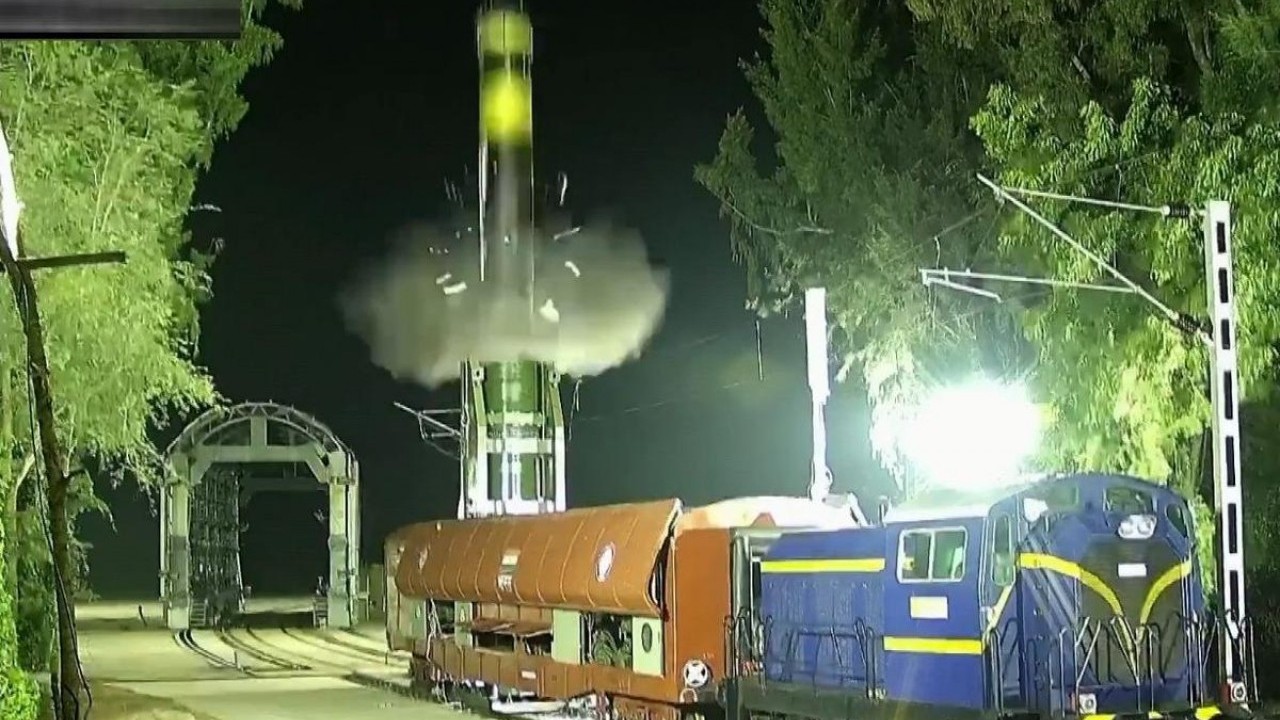 Foto - 'Türk İHA'larını vuracağız' diyorlardı! 2 bin kilometre menzilli füzeyi ateşlediler