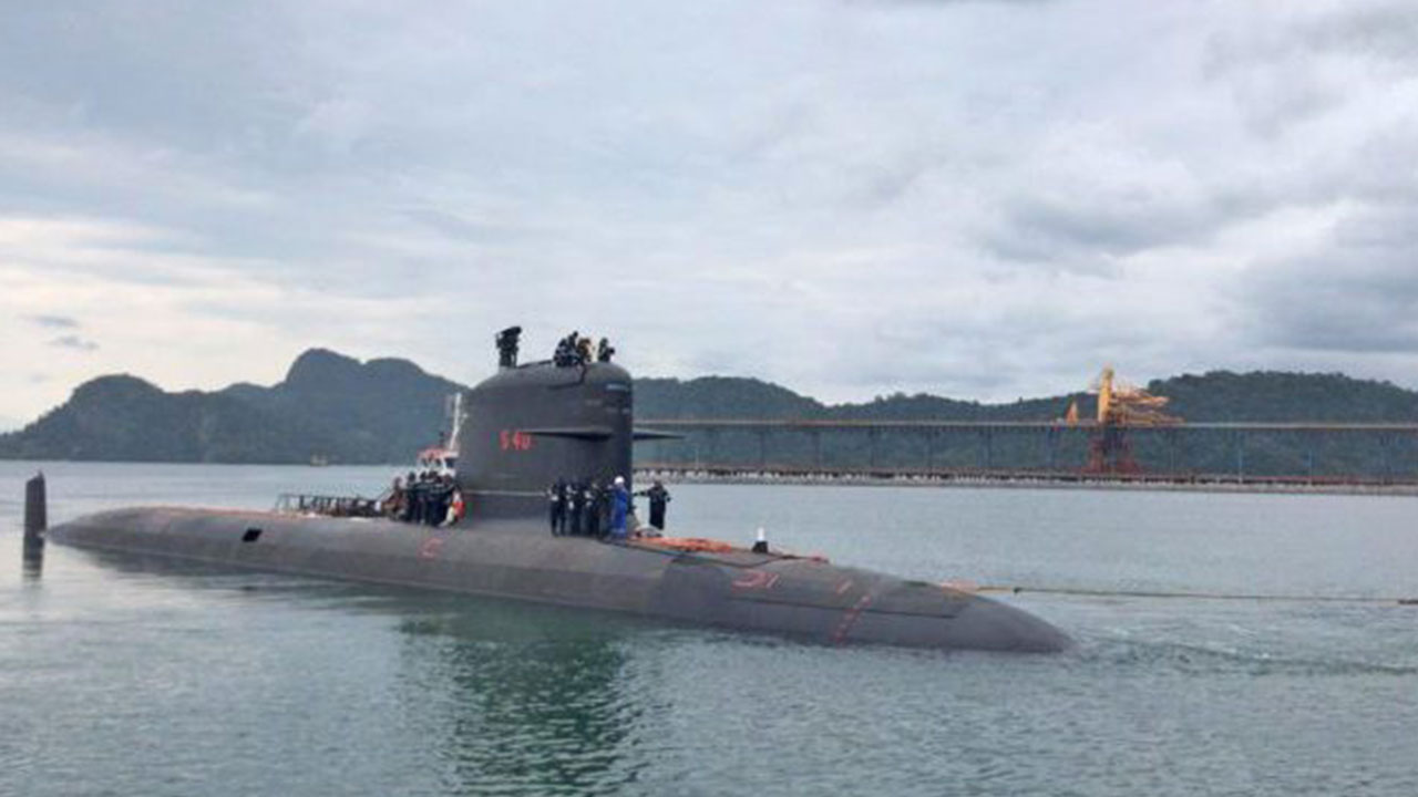 Foto - 'Türk İHA'larını vuracağız' diyorlardı! Denizaltıları suya indiriyorlar