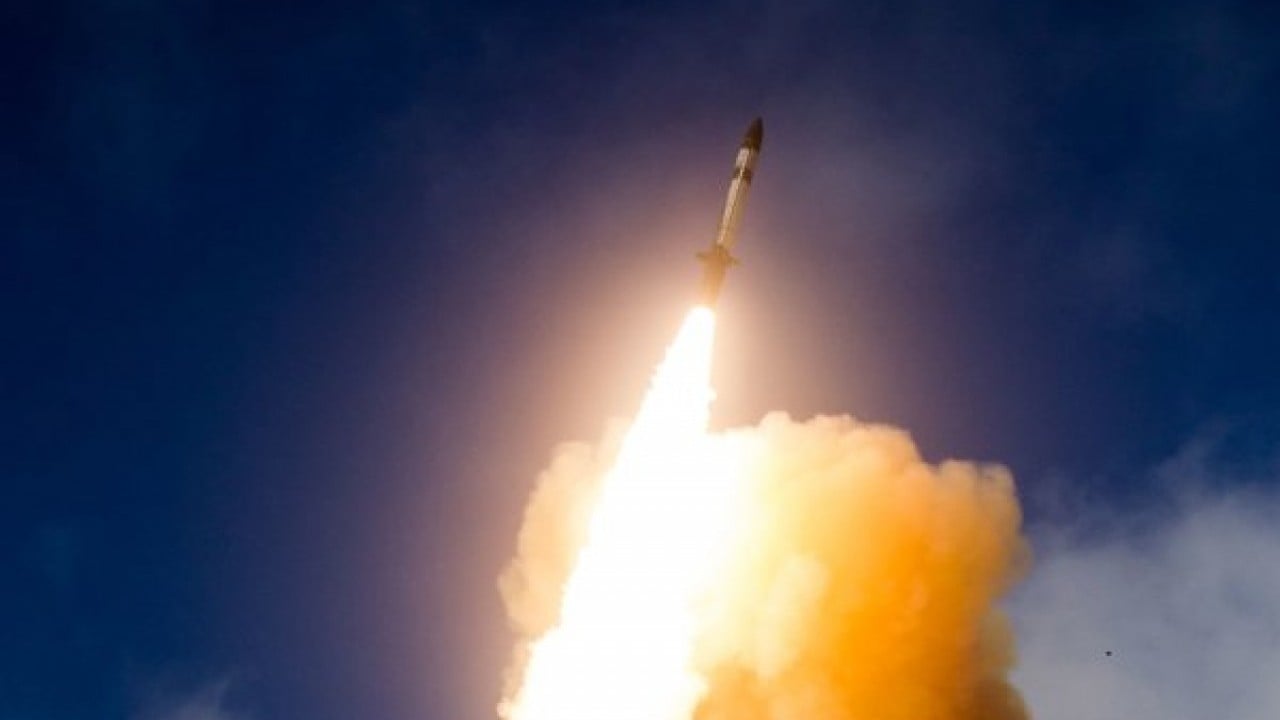 Türkiye'ye savaş açan ülke balistik füzeyi ateşliyor: 8 bin km menzili var