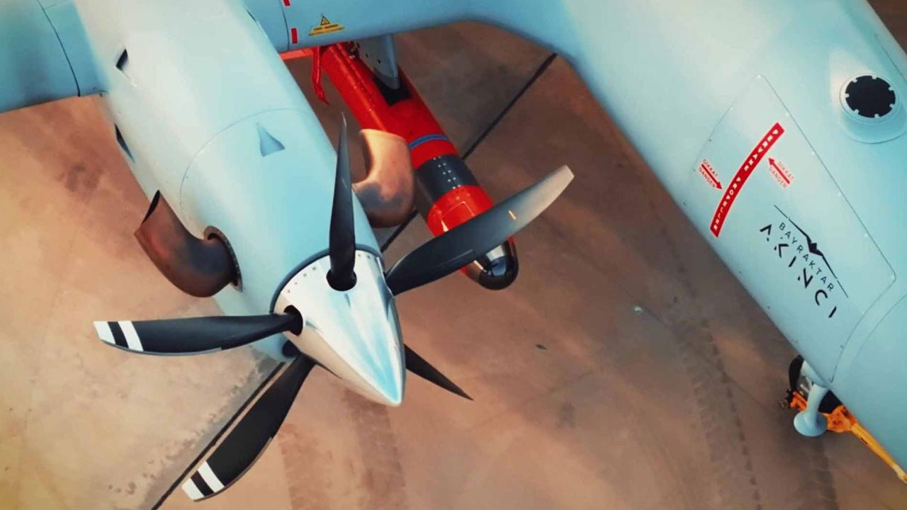 Foto - Türk İHA'sı Bayraktar Akıncı'ya emir verildi! Füze ateşlendi