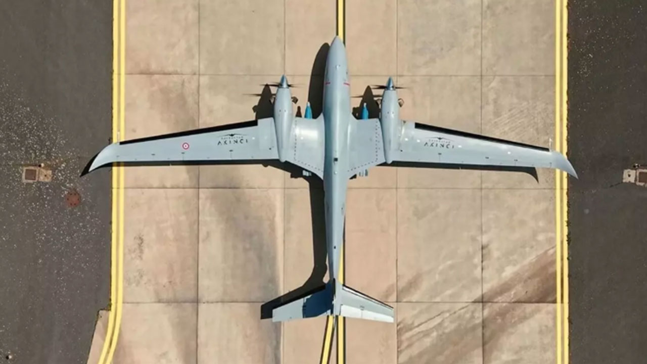 Foto - Türk İHA'sı Bayraktar Akıncı'ya emir verildi! Füze ateşlendi