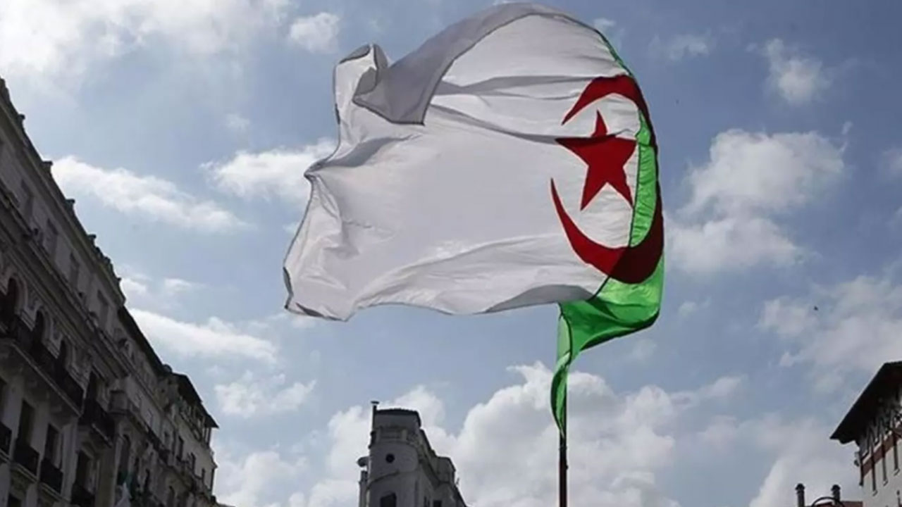 Foto - Türk İHA'sı vuruldu! Ortalık karıştı