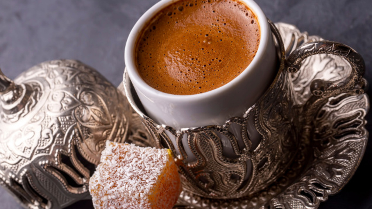 Foto - Türk Kahvesi nasıl köpürtülür? Tam kahve tiryakilerine göre! Yapımına çok şaşıracaksınız yöntemi çok şaşırtıyor! 