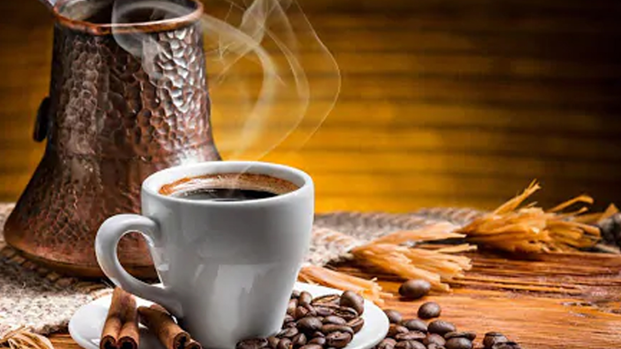 Foto - Türk Kahvesi nasıl köpürtülür? Tam kahve tiryakilerine göre! Yapımına çok şaşıracaksınız yöntemi çok şaşırtıyor! 