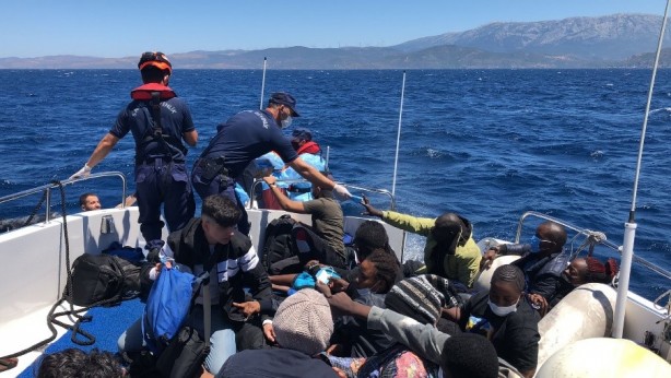 Foto - Türk kara sularına itilen sığınmacıları böyle kurtarıldı