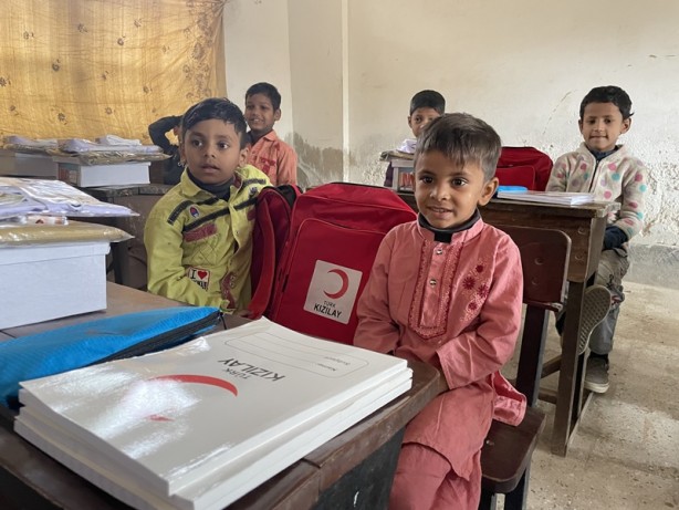 Foto - Türk Kızılaydan Arakanlı göçmenlere yardım