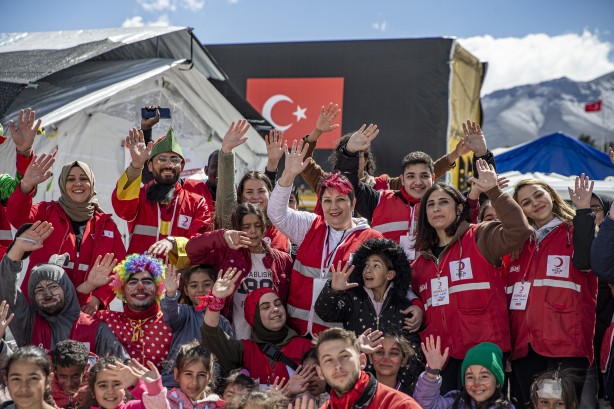 Foto - Türk Kızılayı ne yapıyor diyenlere bu haberimiz gelsin...