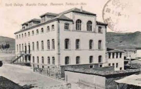 Foto - Türk kızları işte böyle Hristiyan yapıldı! İslamı terk ettiler vaftiz edilip Hristiyan oldular!